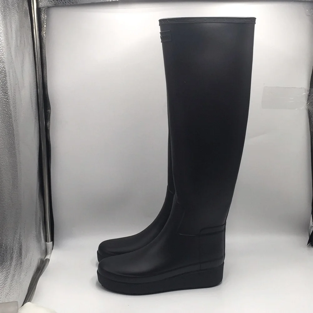 Hunter Women's Tall Rain Boots in Dark Gray